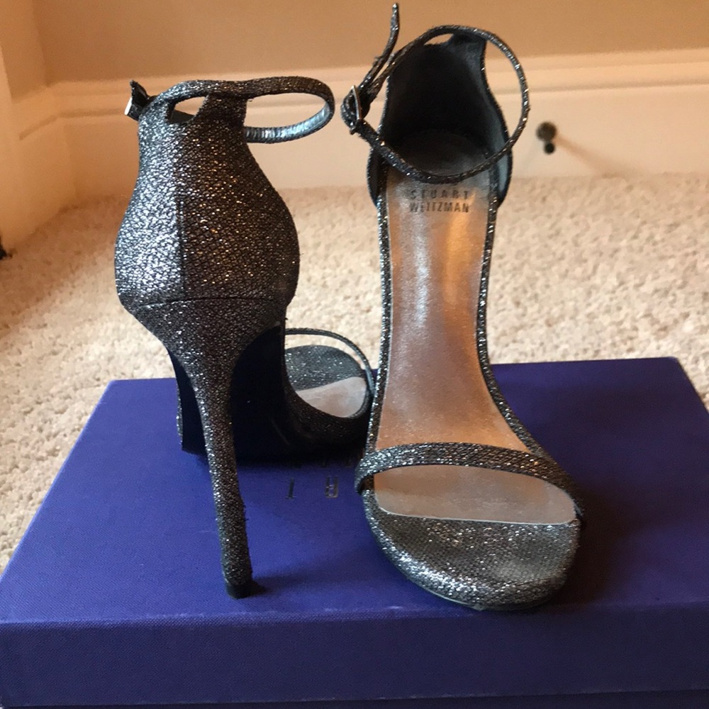 Nudist pumps